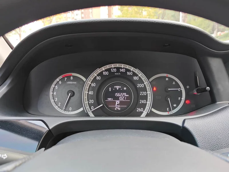 Honda Accord — фото 10