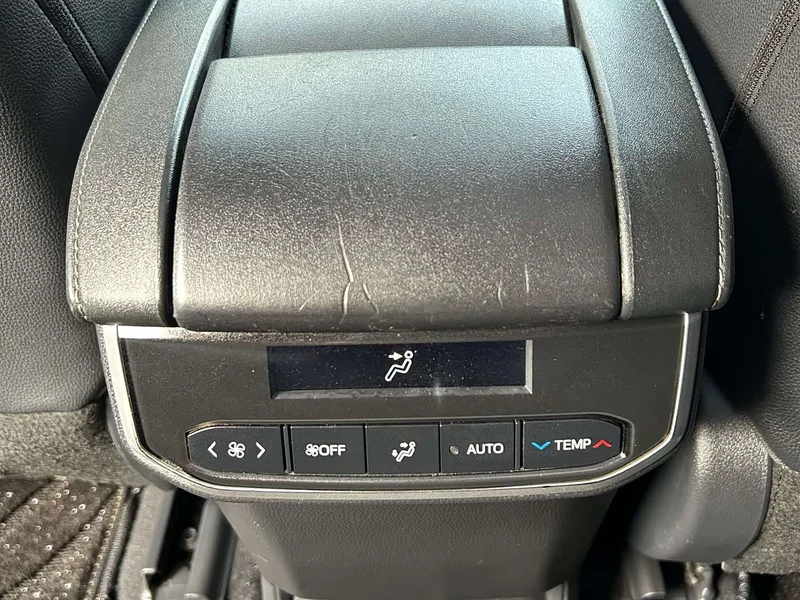 Toyota Highlander — фото 11