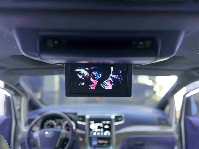 Toyota Alphard — фото 18