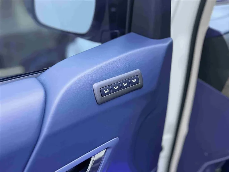 Toyota Alphard — фото 5