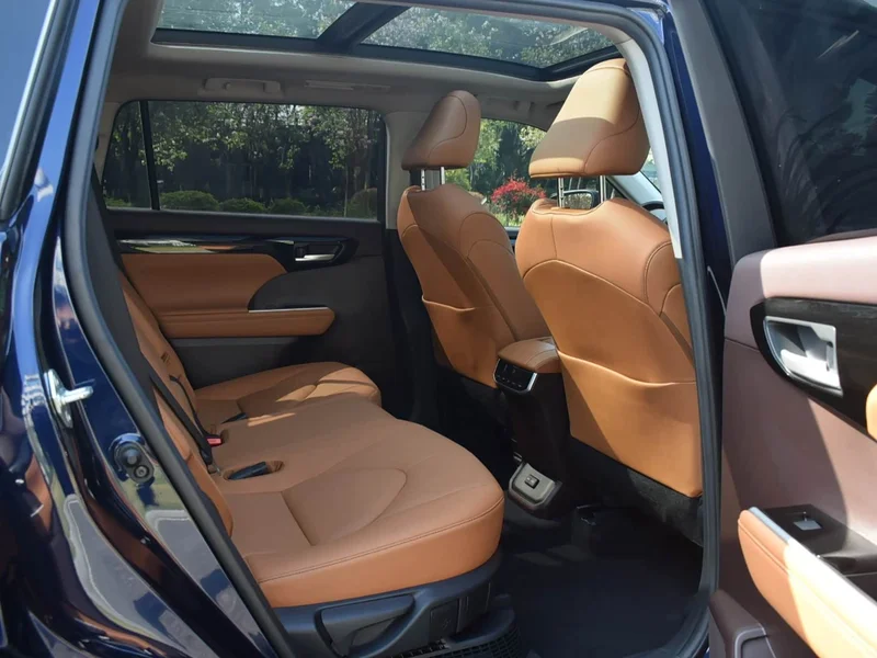 Toyota Highlander — фото 14