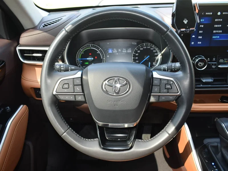 Toyota Highlander — фото 17