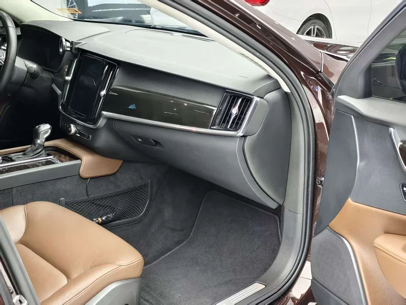 Volvo S90 — фото 11
