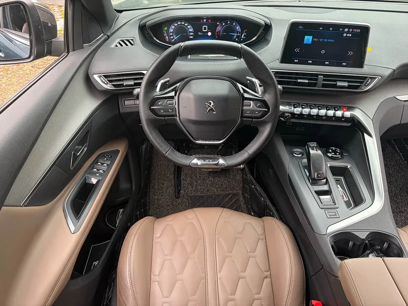 Peugeot 5008 — фото 11