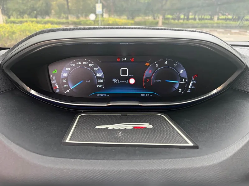 Peugeot 5008 — фото 13