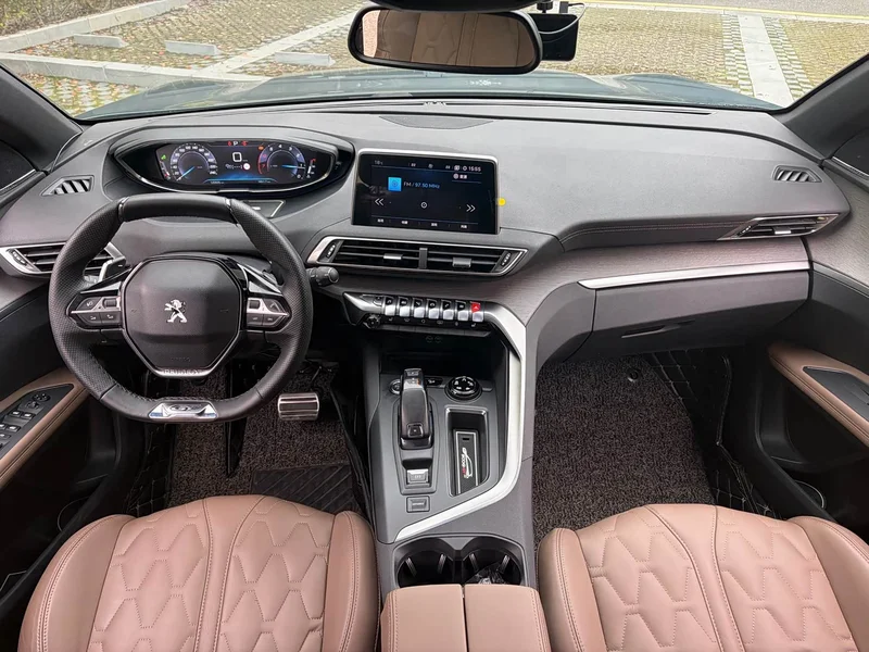 Peugeot 5008 — фото 10