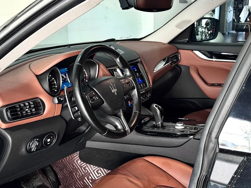 Maserati Levante — фото 18