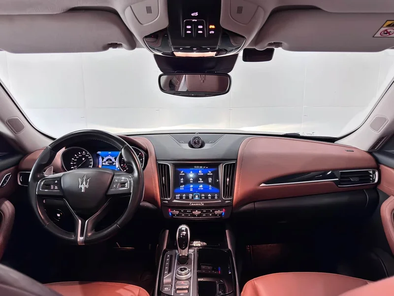 Maserati Levante — фото 31