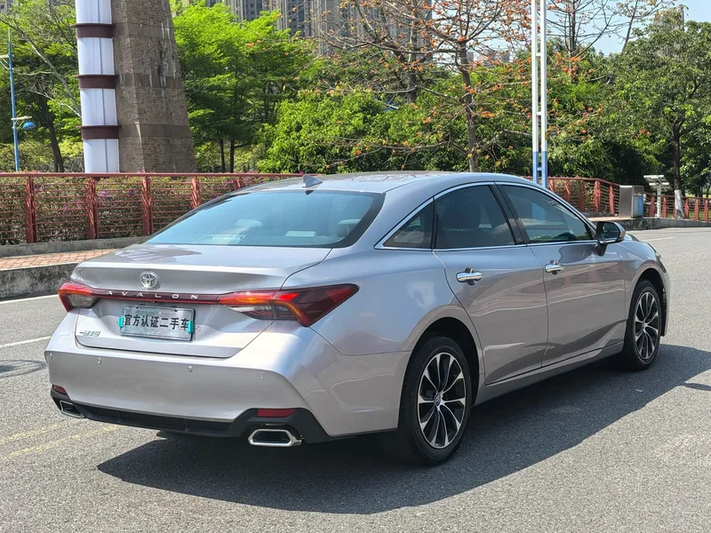 Toyota Avalon — фото 10