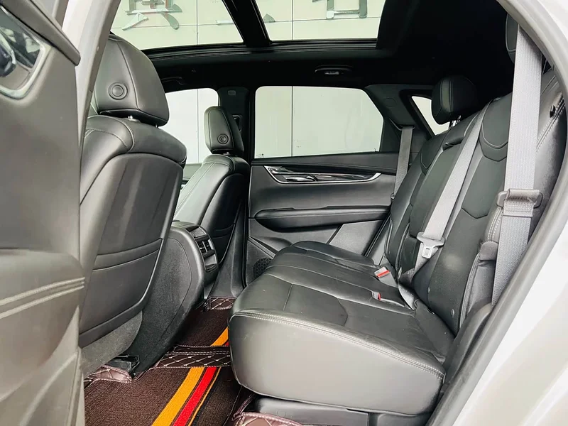 Cadillac XT5 — фото 11