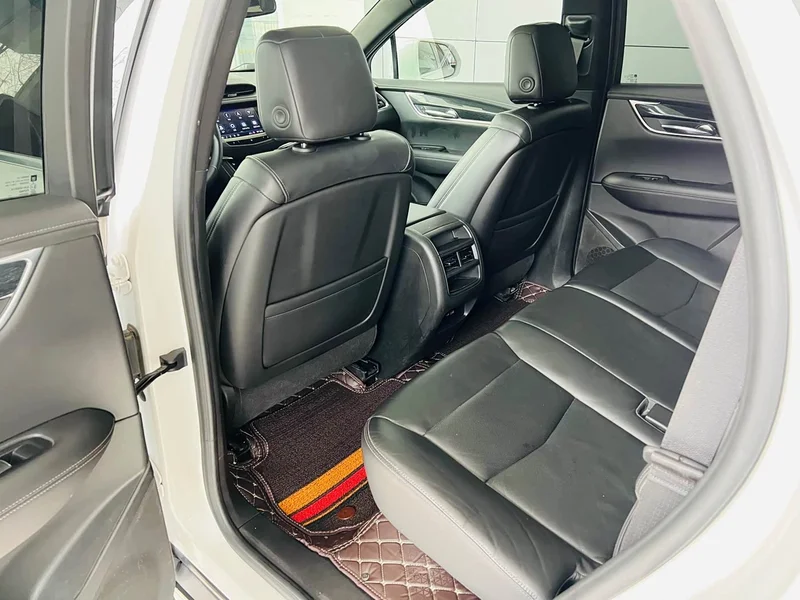 Cadillac XT5 — фото 12