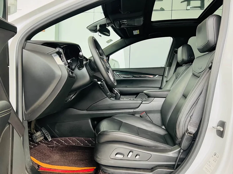 Cadillac XT5 — фото 14