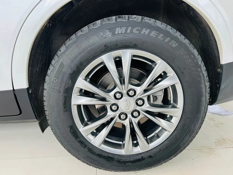 Cadillac XT5 — фото 16