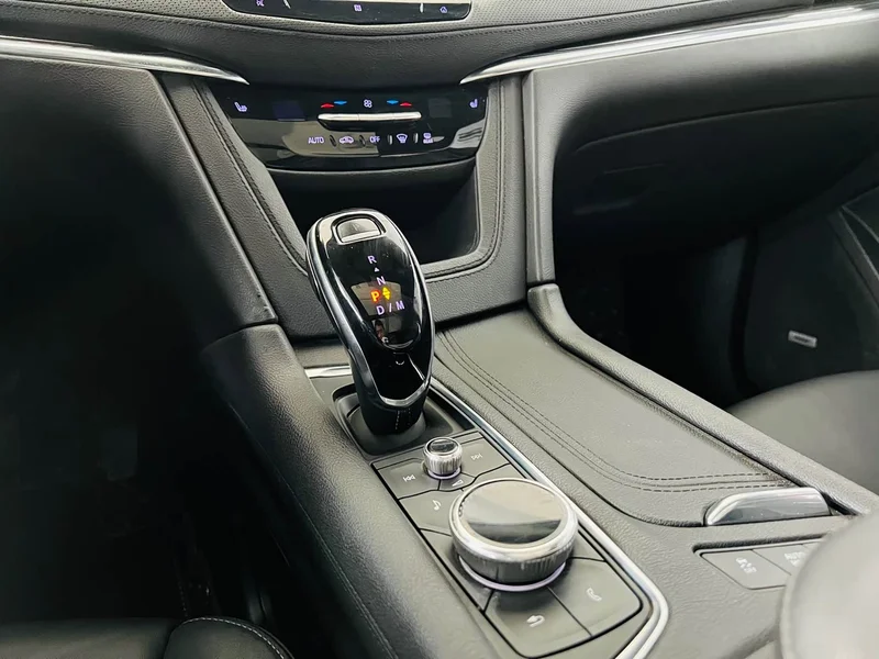 Cadillac XT5 — фото 19