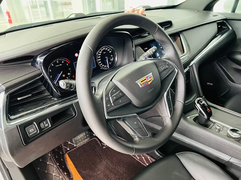 Cadillac XT5 — фото 21