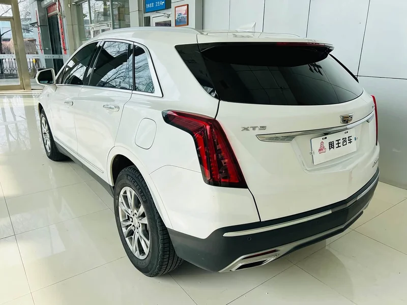 Cadillac XT5 — фото 7