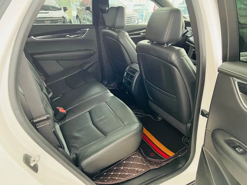 Cadillac XT5 — фото 10