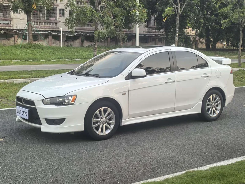 Mitsubishi Lancer EX — фото 1