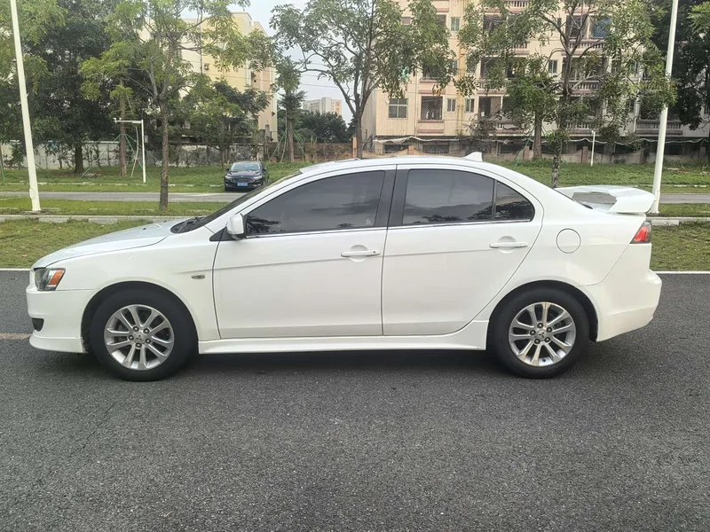 Mitsubishi Lancer EX — фото 6