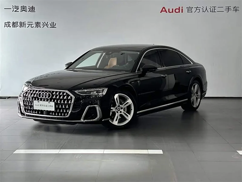Audi A8 — фото 1
