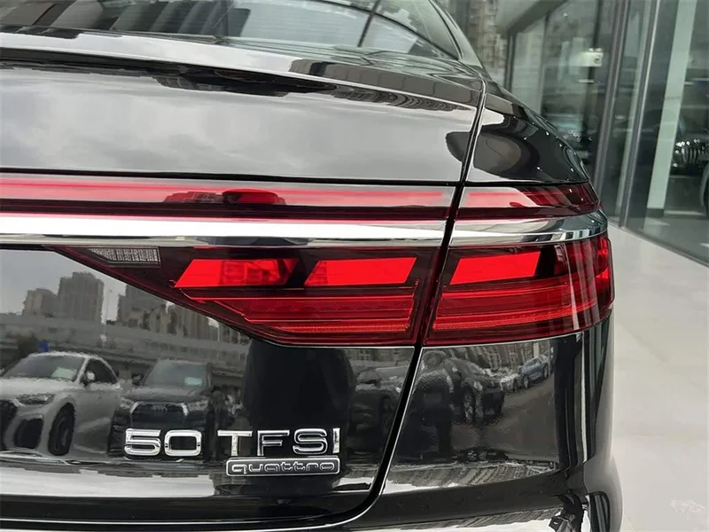 Audi A8 — фото 13