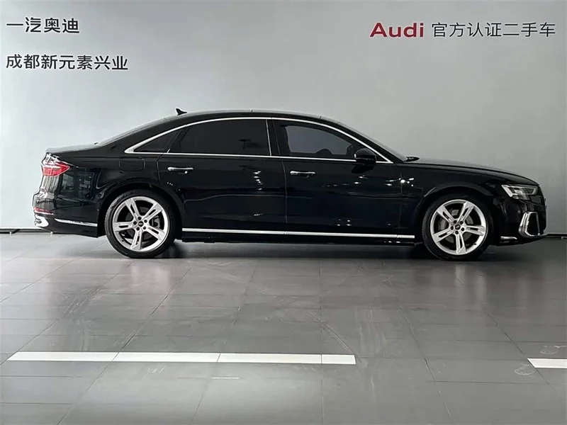 Audi A8 — фото 3