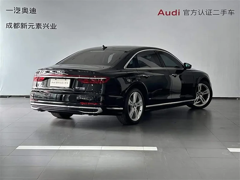 Audi A8 — фото 4
