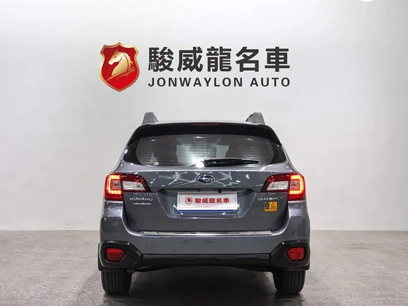 Subaru Outback — фото 5