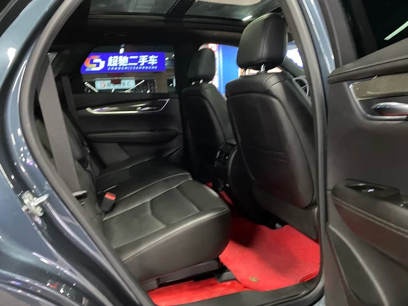 Cadillac XT5 — фото 11