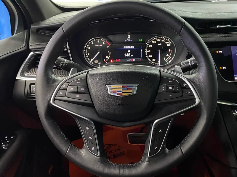 Cadillac XT5 — фото 13