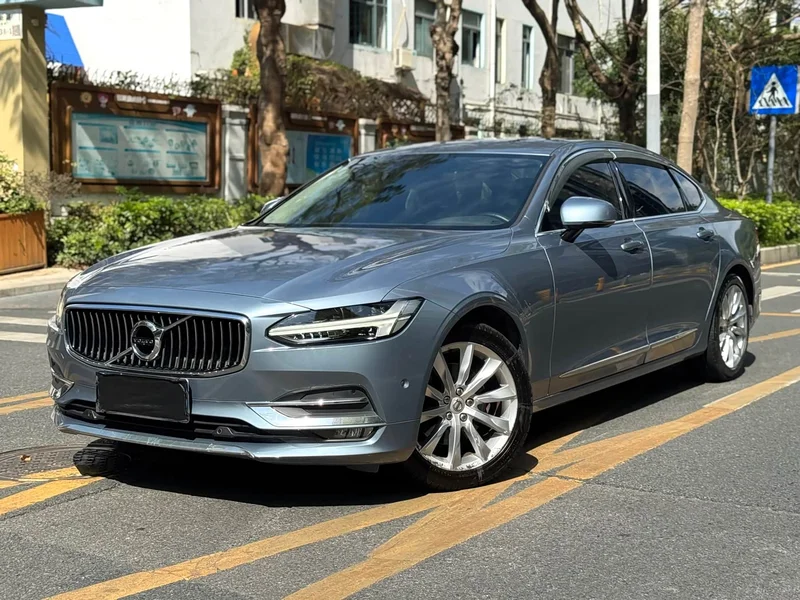 Volvo S90 — фото 1