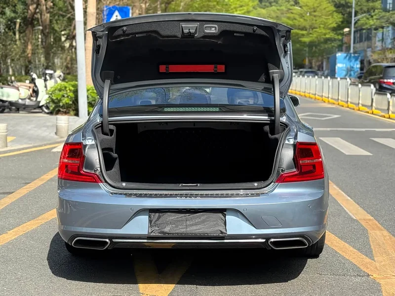 Volvo S90 — фото 15