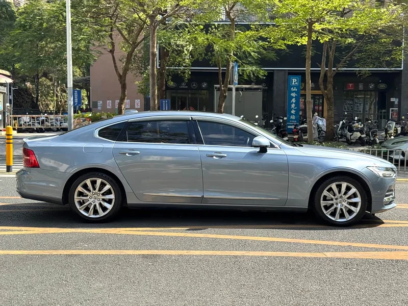 Volvo S90 — фото 17