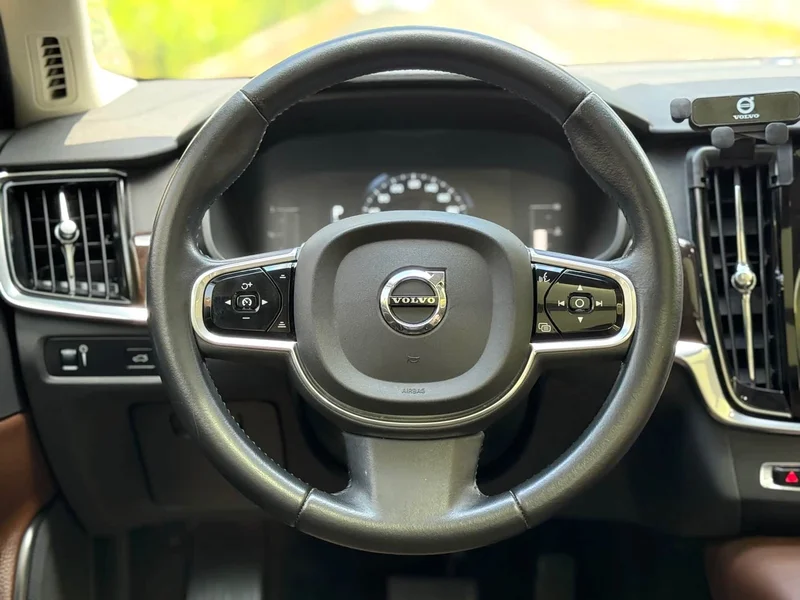 Volvo S90 — фото 6