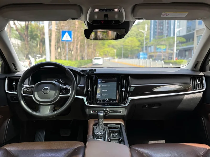 Volvo S90 — фото 7