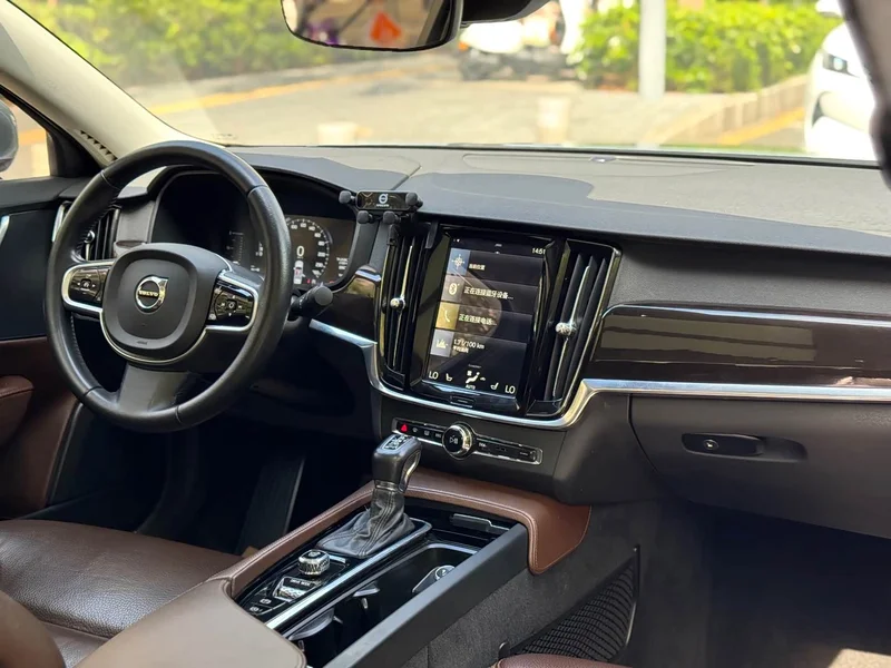 Volvo S90 — фото 10