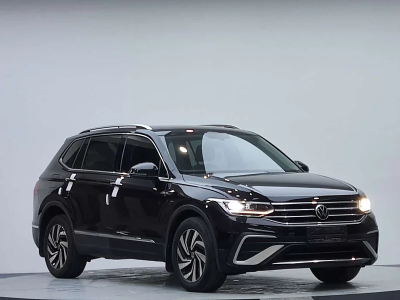 Volkswagen Tiguan L — фото 4