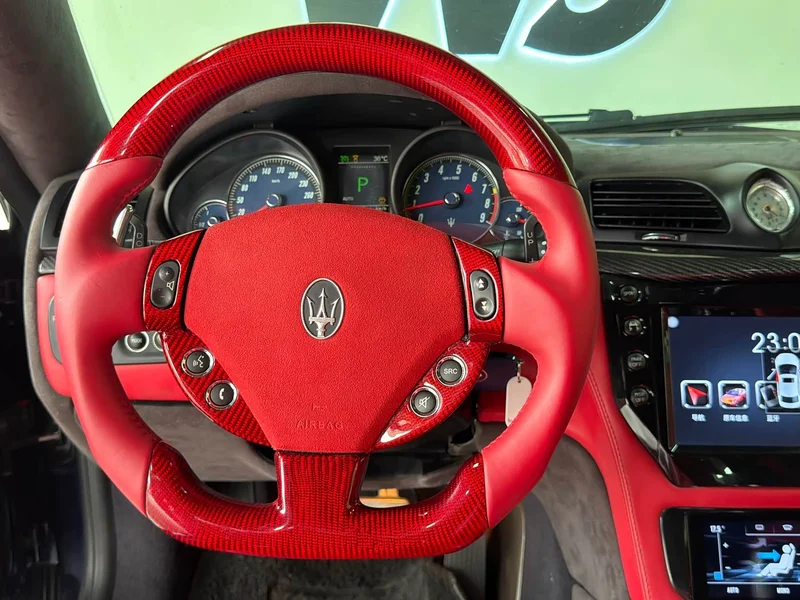 Maserati GranTurismo — фото 11