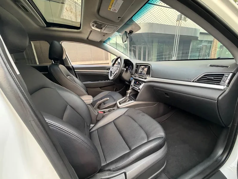 Hyundai Elantra Sport — фото 14