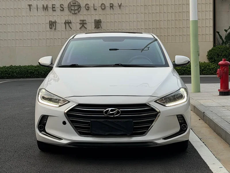 Hyundai Elantra Sport — фото 2