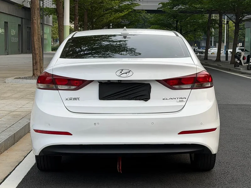 Hyundai Elantra Sport — фото 5