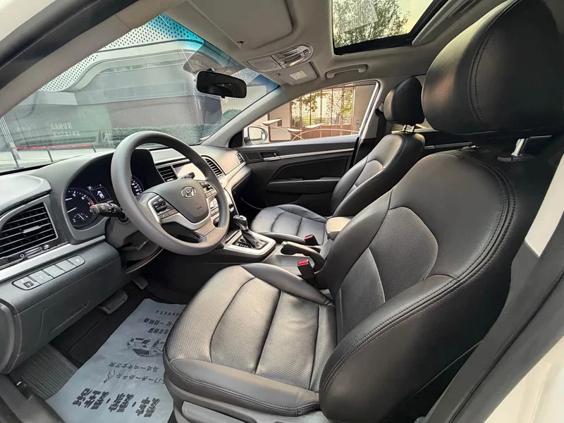 Hyundai Elantra Sport — фото 7
