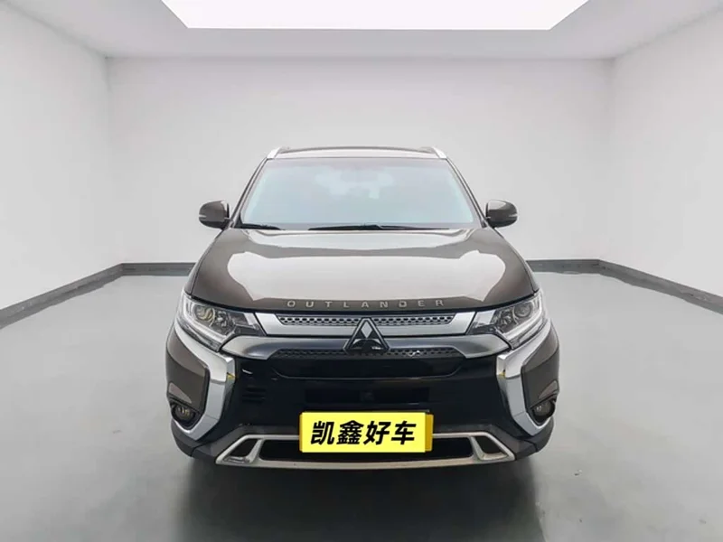 Mitsubishi Outlander — фото 2