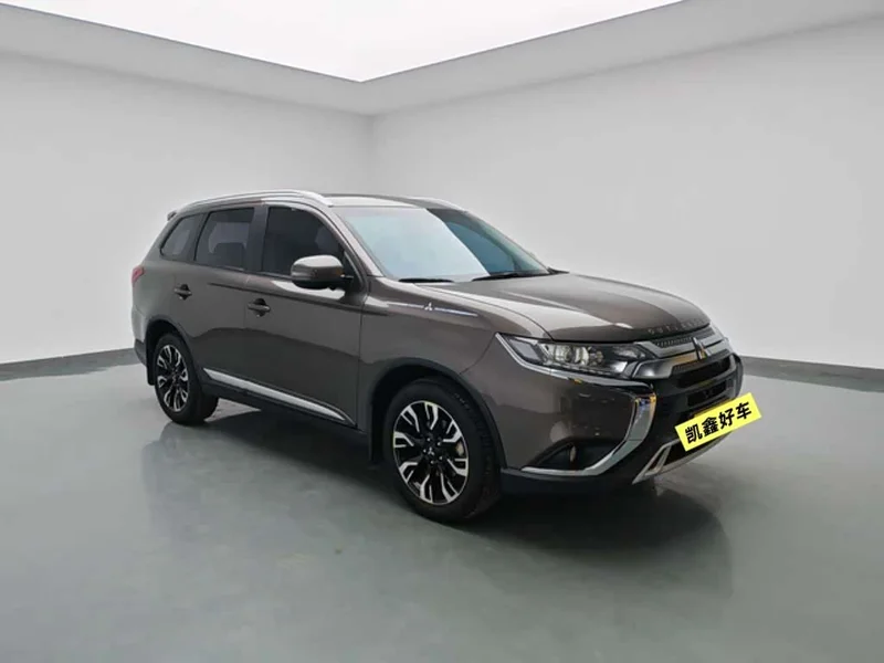 Mitsubishi Outlander — фото 3