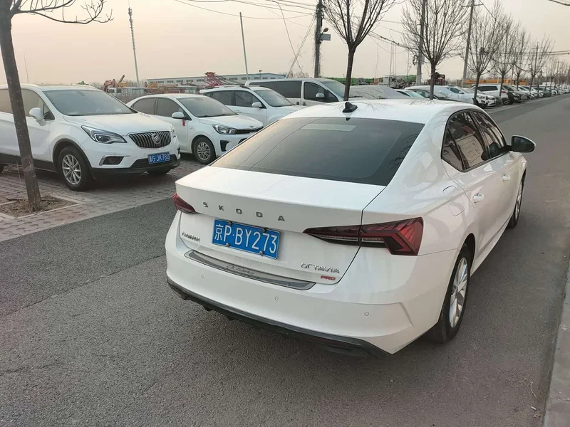 Volkswagen Octavia — фото 3