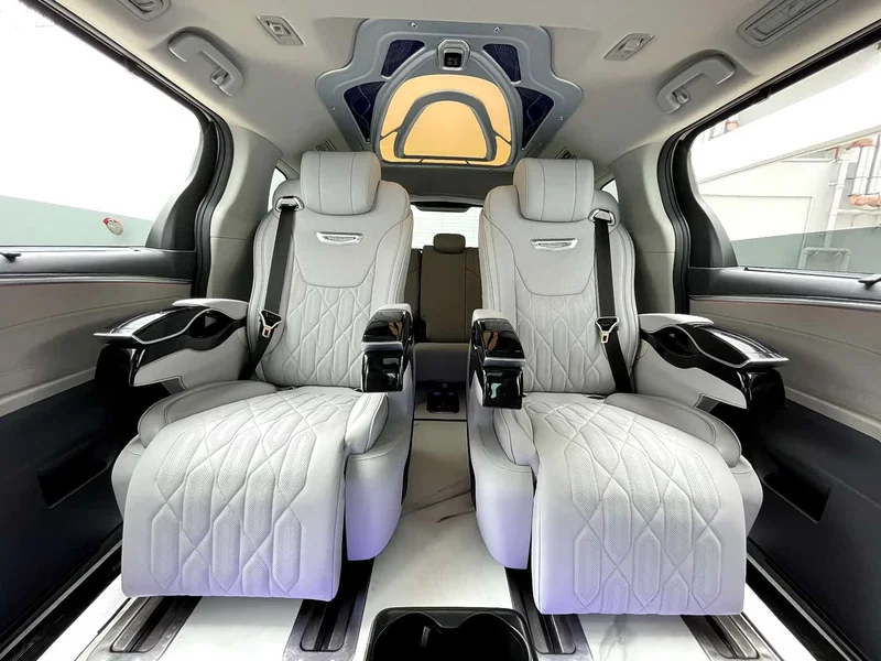 Toyota Sienna — фото 11