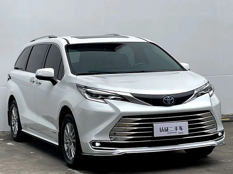 Toyota Sienna — фото 4