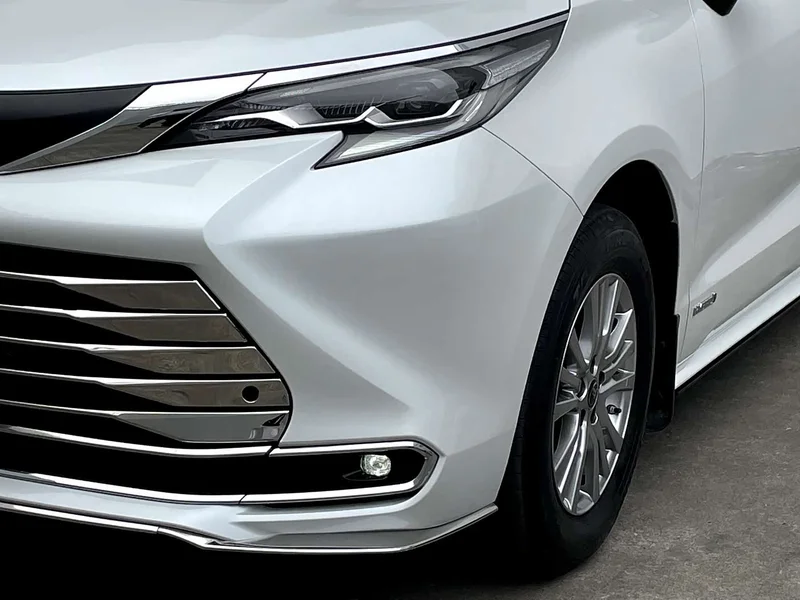 Toyota Sienna — фото 5