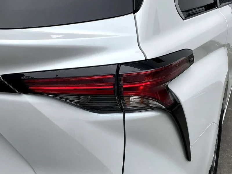 Toyota Sienna — фото 7