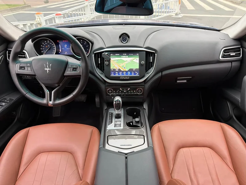 Maserati Ghibli — фото 9